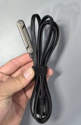 Snabbladdande 2-i-1 laddkabel med vikbart stativ - för mobil & surfplatta